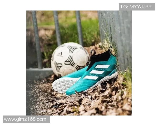 阿迪达斯足球明星战靴助力球场风云展现运动员激情与实力